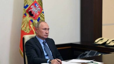 صورة “بوتين” يقر قانونا يمدد لولايته