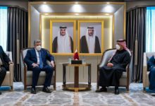صورة رئيس الائتلاف يلتقي وزير خارجية قطر في الدوحة