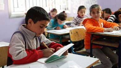 صورة التربية اللبنانية تمنع المدارس الخاصة من تدريس أبناء السوريين