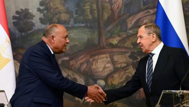 صورة لافروف خلال لقاءه شكري: إيران ستشارك في تحسين العلاقات بين تركيا وسوريا