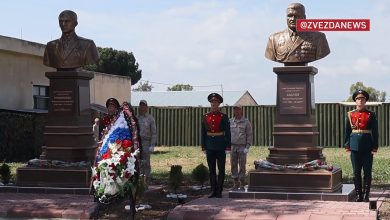 صورة روسيا تكشف عن نصبين تذكاريين لضابطين روسيين في حميميم