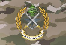 صورة الجيش اللبناني: توقيف قيادي بارز في تنظيم “القاعدة” ببلدة دير عمار
